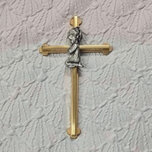 Vintage Camco Praying Girl Children’s Cross Crucifix Gold Pewter Wall Hanging